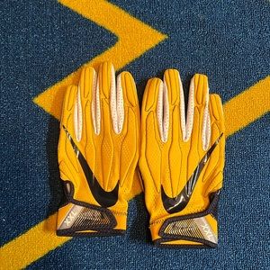 NEW NIKE WVU Football Gloves.
